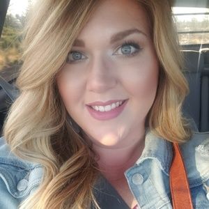 Meet your Posher, Courtney